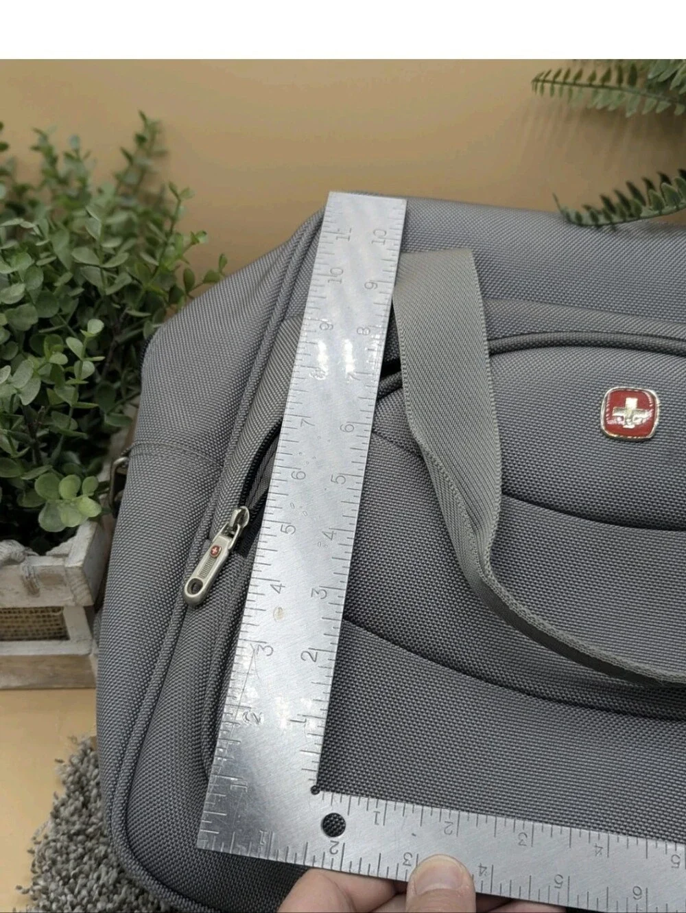 Swiss Gear Gray Zip Around Carry On Bag Shoulder Strap Collapsable